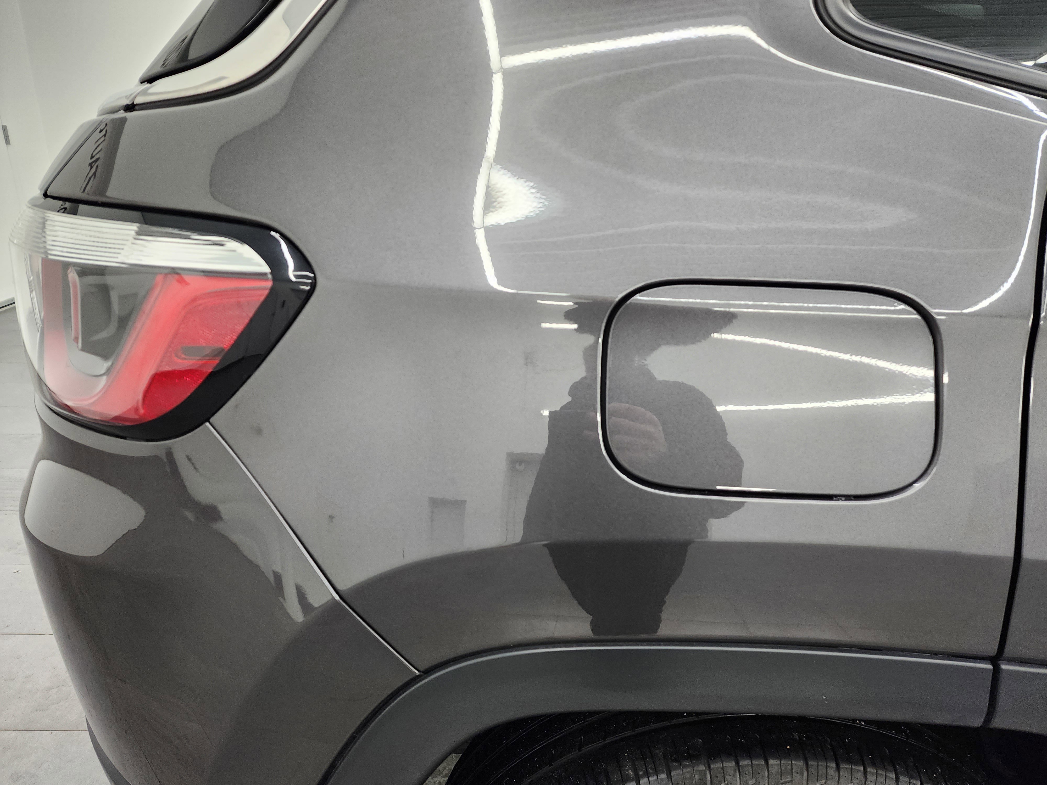 Used 2024 Jeep Compass Latitude image 23