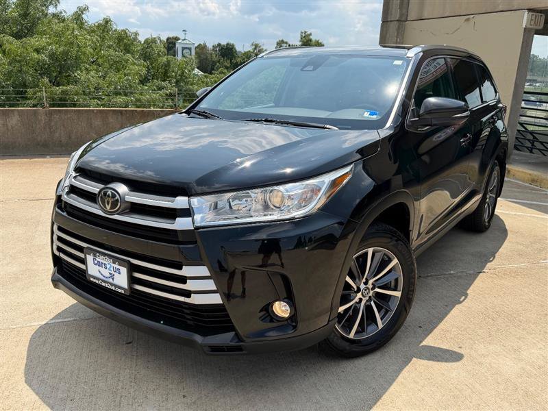 Used 2019 Toyota Highlander XLE AWD/4WD image 2