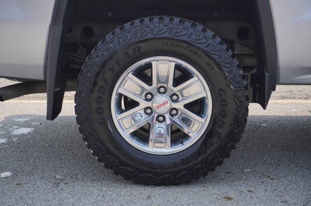 Used 2018 GMC Sierra 1500 SLE w/ SLE Value Package AWD/4WD image 12