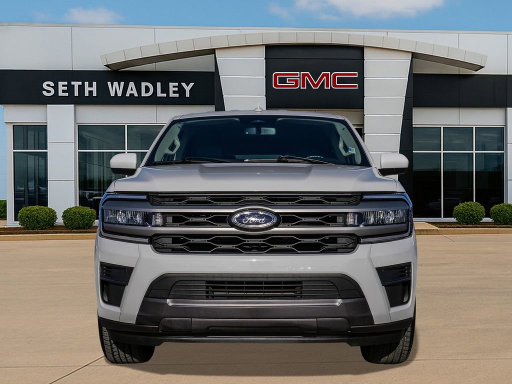 Used 2024 Ford Expedition XLT image 2