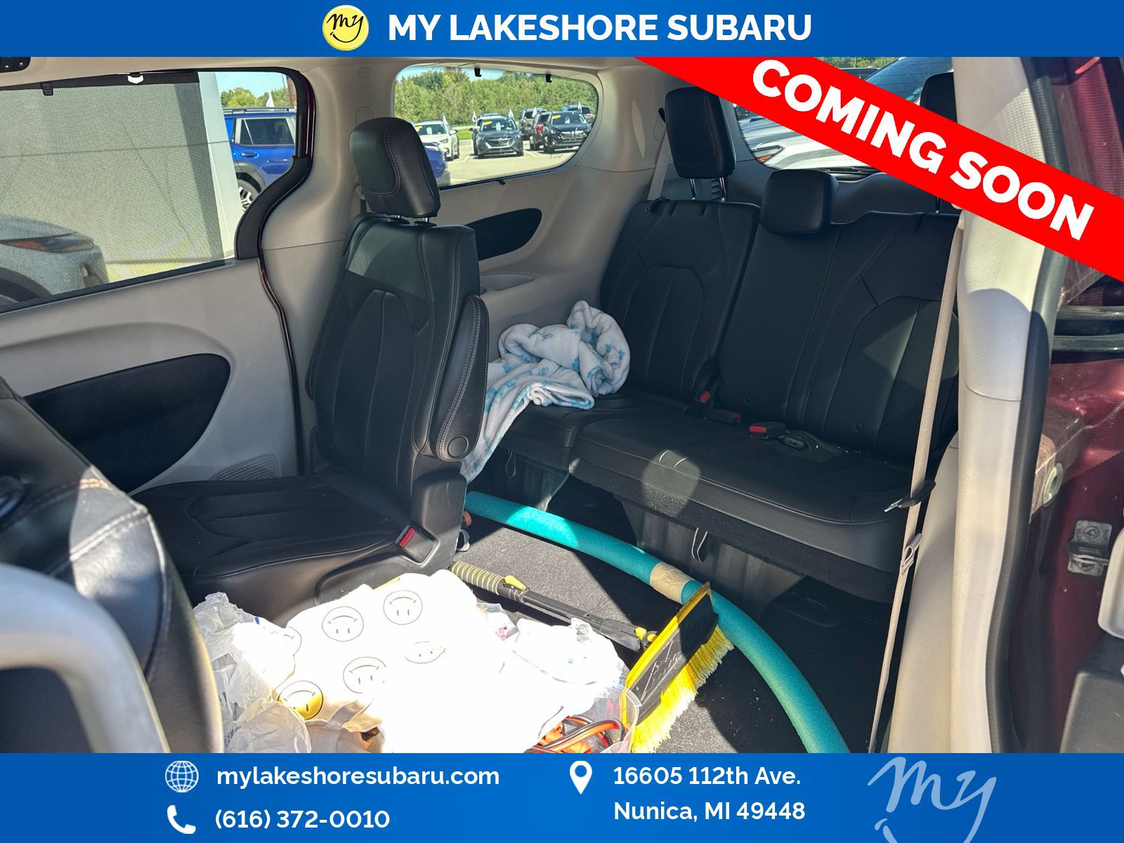 Used 2017 Chrysler Pacifica Touring-L FWD image 10