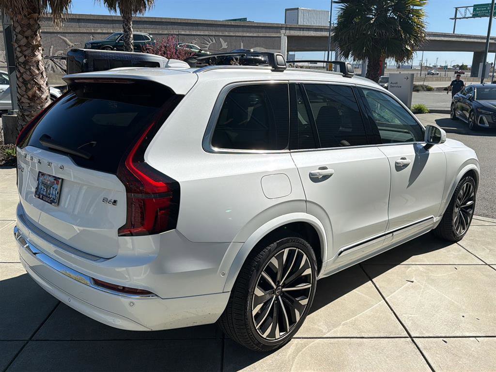 Used 2025 Volvo XC90 B6 Ultra w/ Lounge Package image 6