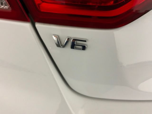 Used 2018 Chevrolet Impala LT FWD image 13