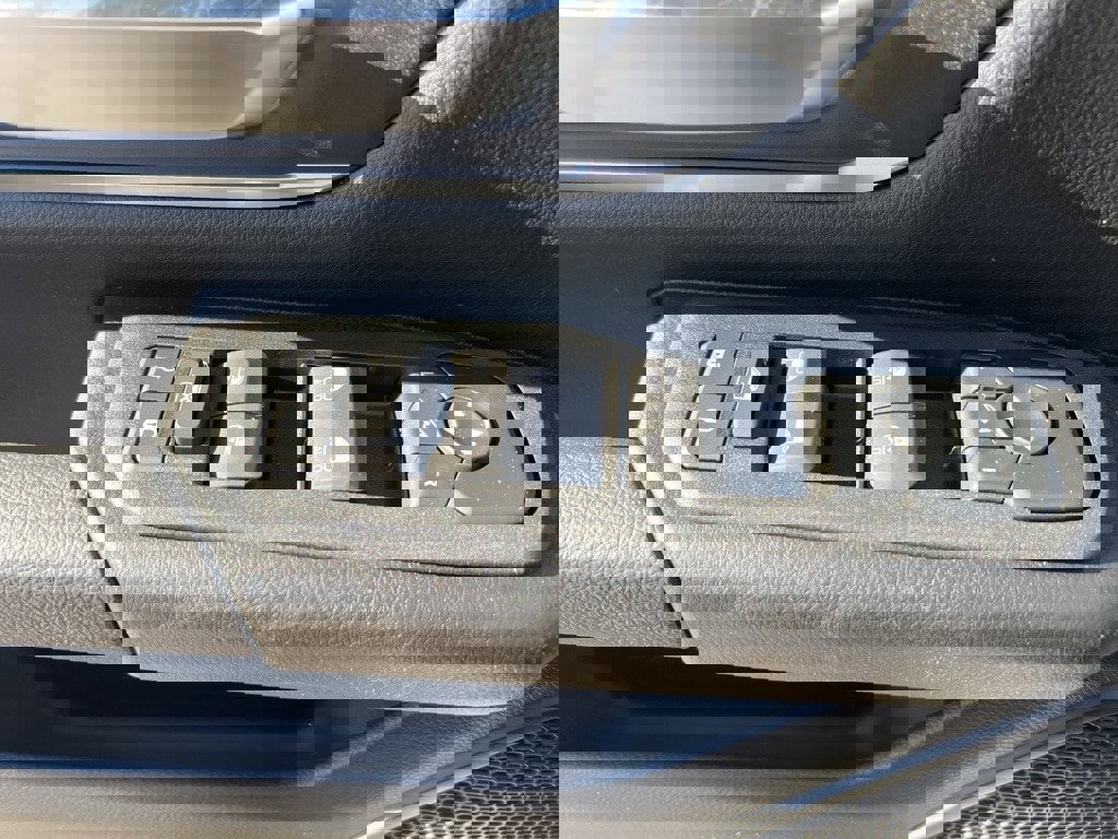 New 2026 RAM 1500 4x4 Crew Cab image 19