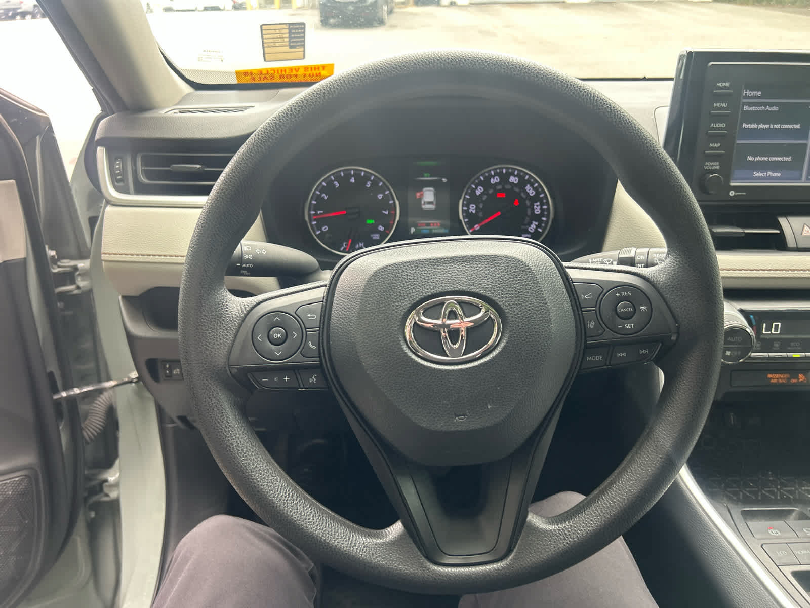 Used 2022 Toyota RAV4 XLE w/ Convenience Package FWD image 9