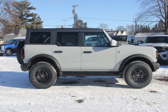 New 2026 Ford Bronco Outer Banks w/ Sasquatch Package AWD/4WD image 1