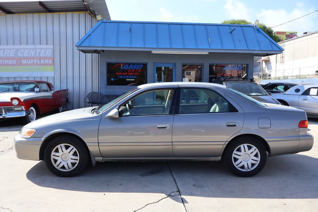 Used 2001 Toyota Camry LE FWD image 4