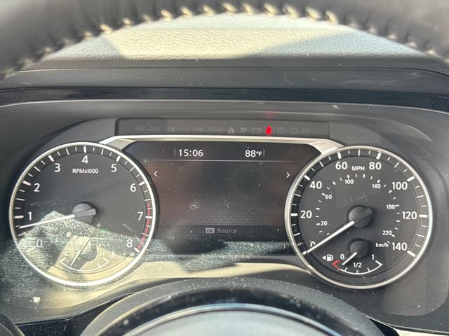 Used 2023 Nissan Pathfinder SL w/ Lighting Package (N92) FWD image 17