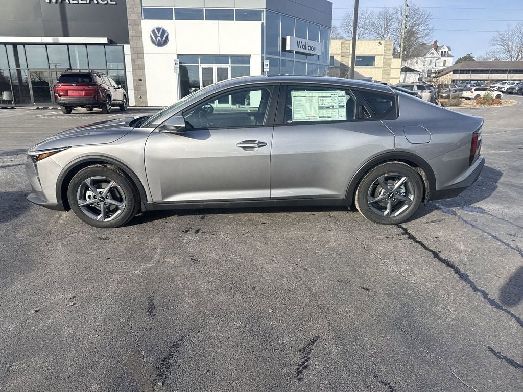 New 2026 Kia K4 LXS FWD image 3