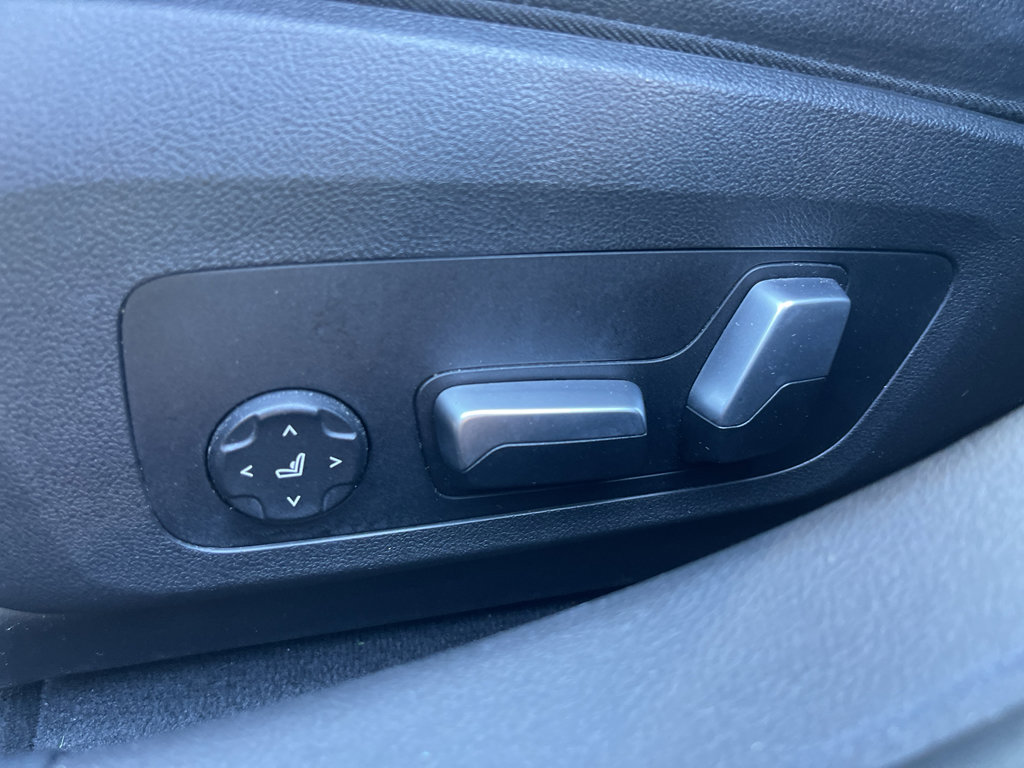 Used 2024 BMW i4 xDrive40i image 16