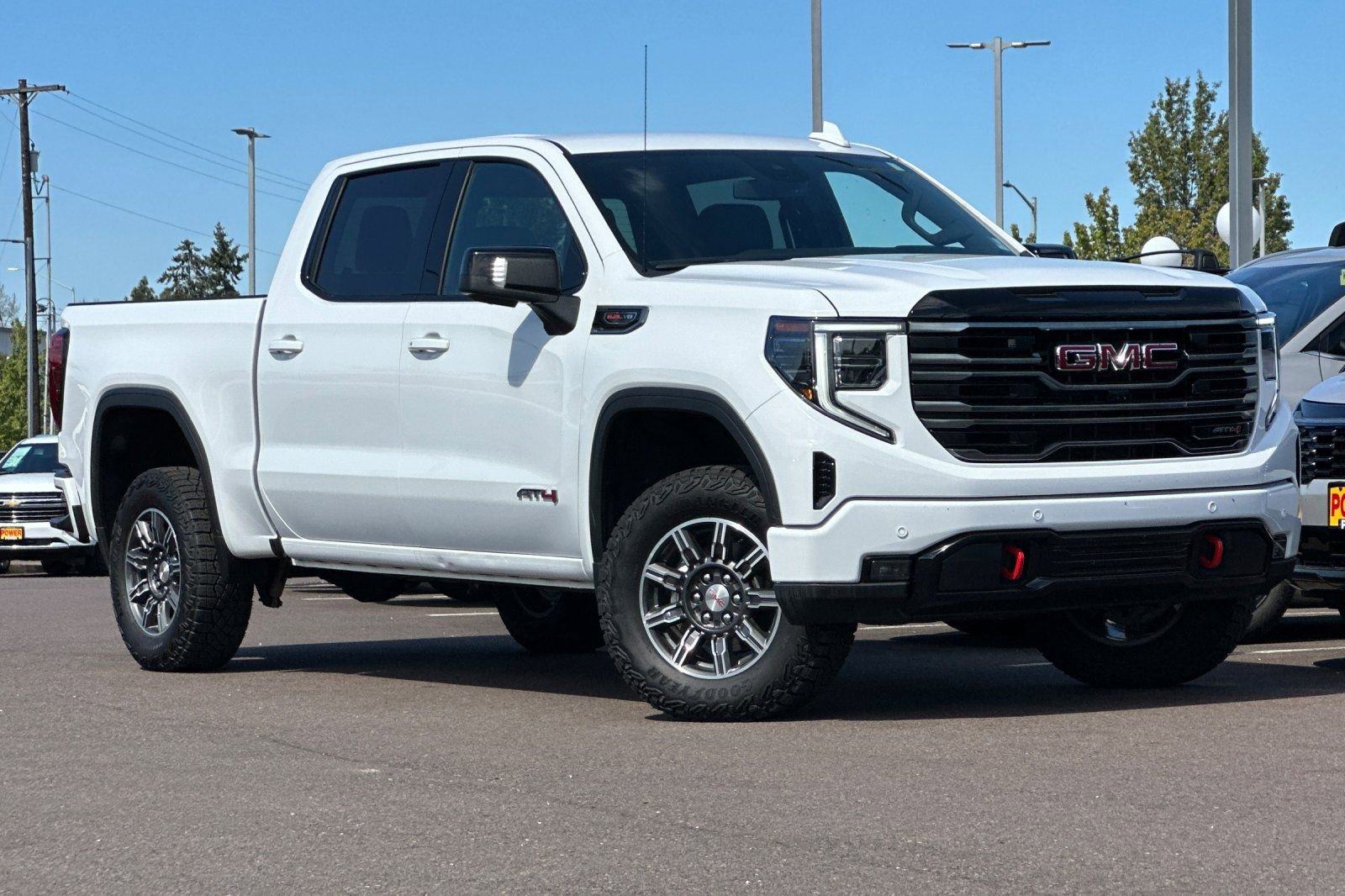 Used 2025 GMC Sierra 1500 AT4 image 2