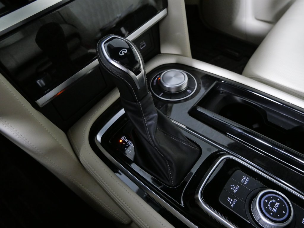 Used 2024 INFINITI QX80 Sensory AWD/4WD image 31