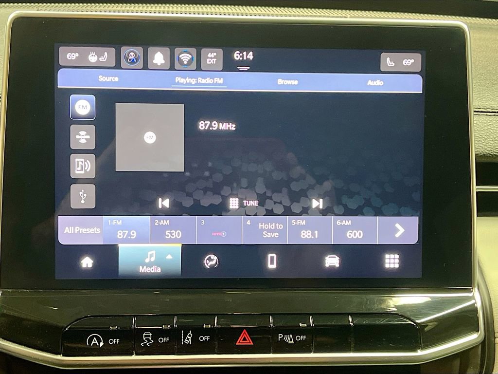 Used 2024 Jeep Compass Limited image 14