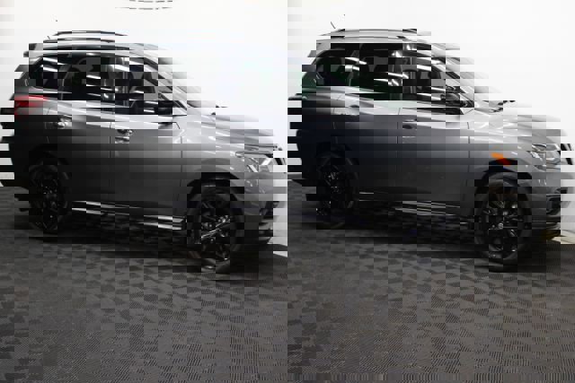 Used 2018 Nissan Pathfinder SL w/ Midnight Edition Package image 3