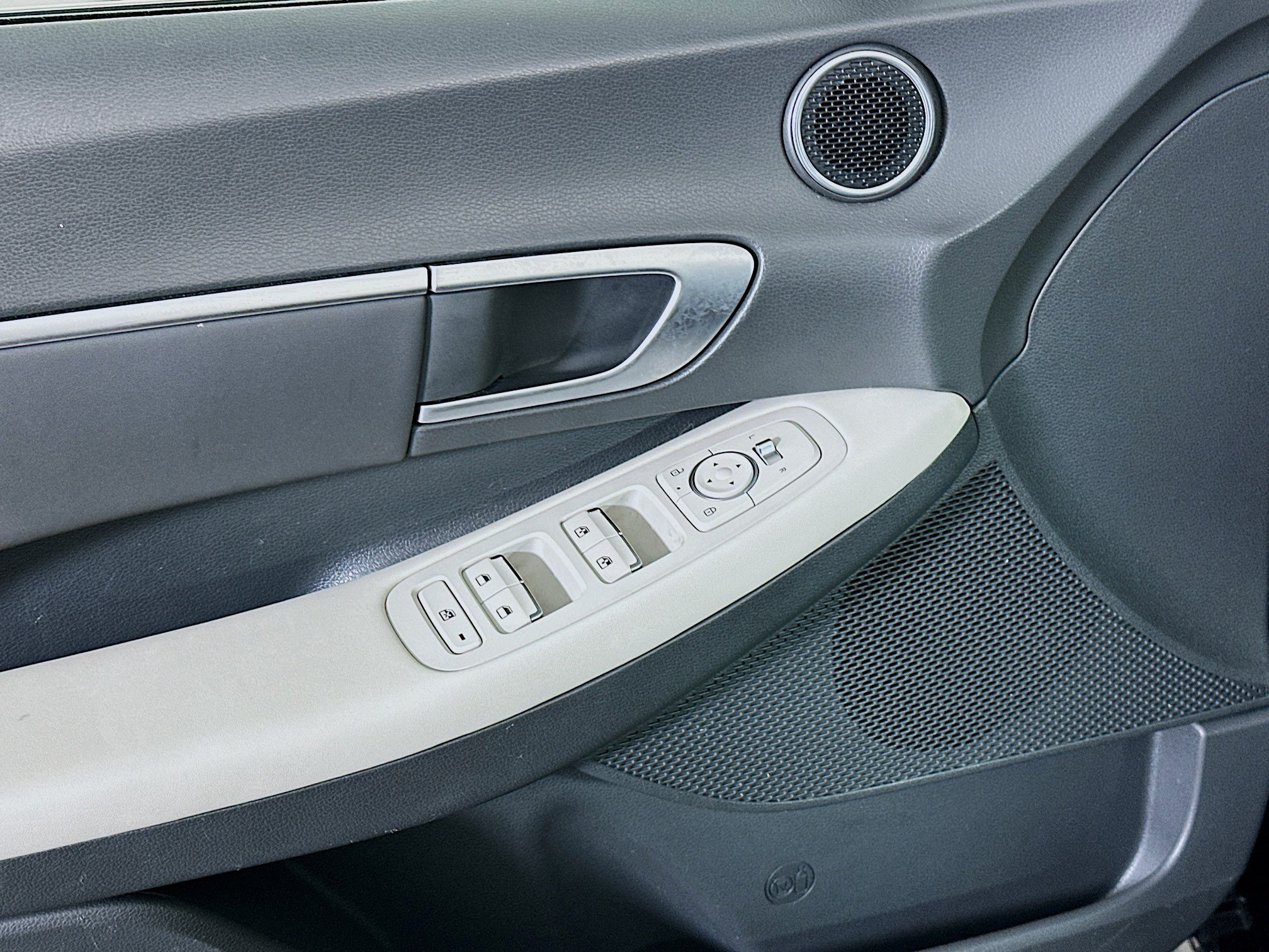 Used 2025 Hyundai Sonata SEL FWD image 15
