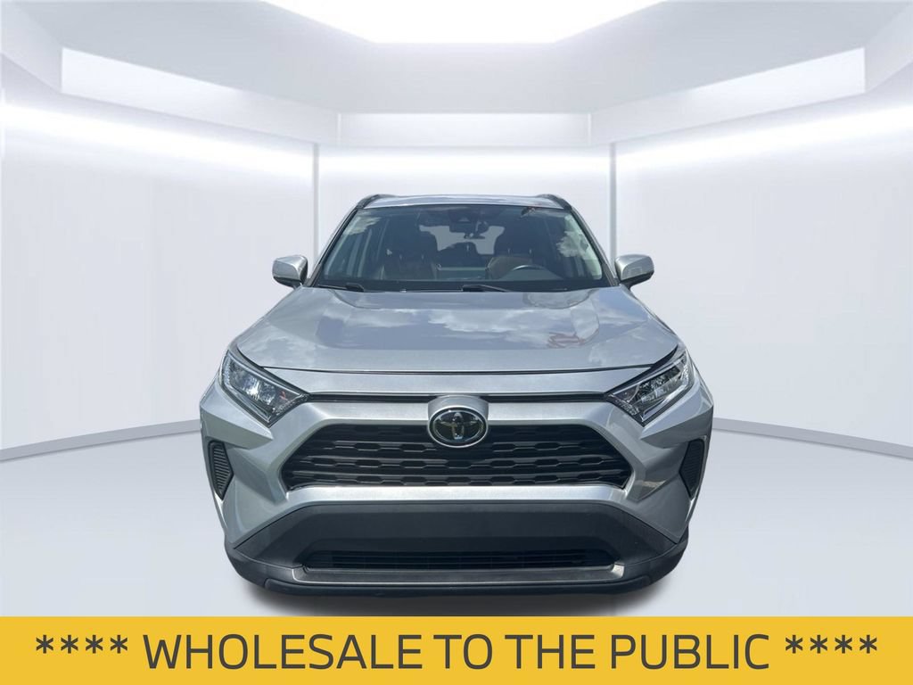 Used 2020 Toyota RAV4 XLE Premium FWD image 2