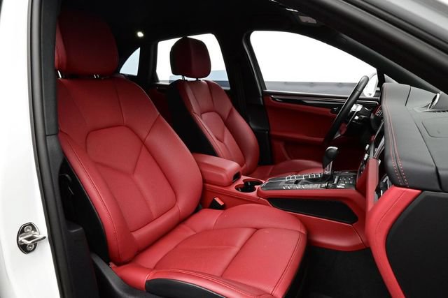 Certified 2021 Porsche Macan S AWD/4WD image 17