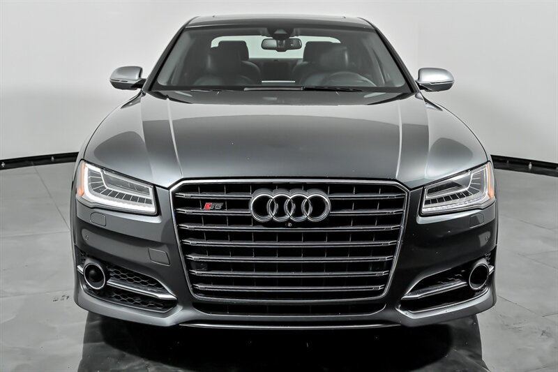 Used 2016 Audi S8 AWD/4WD image 4