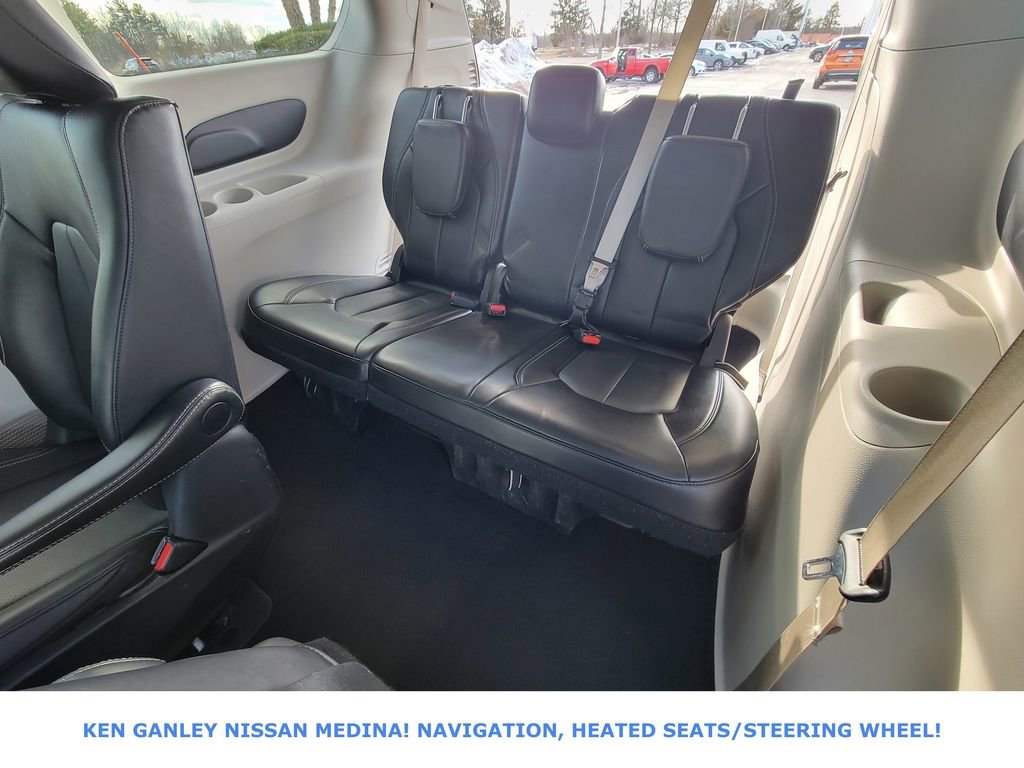 Used 2024 Chrysler Pacifica Select image 42