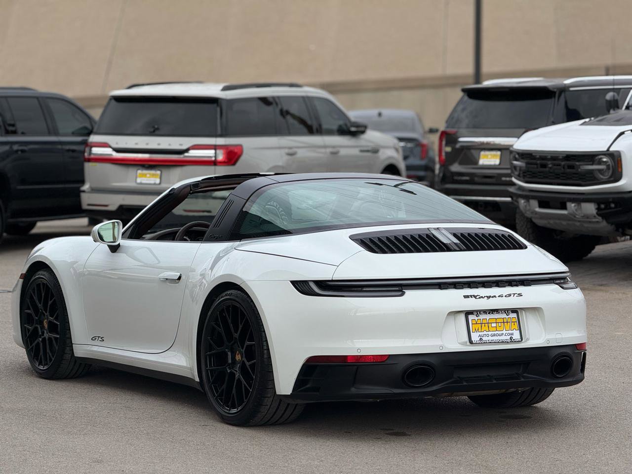 Used 2024 Porsche 911 image 24