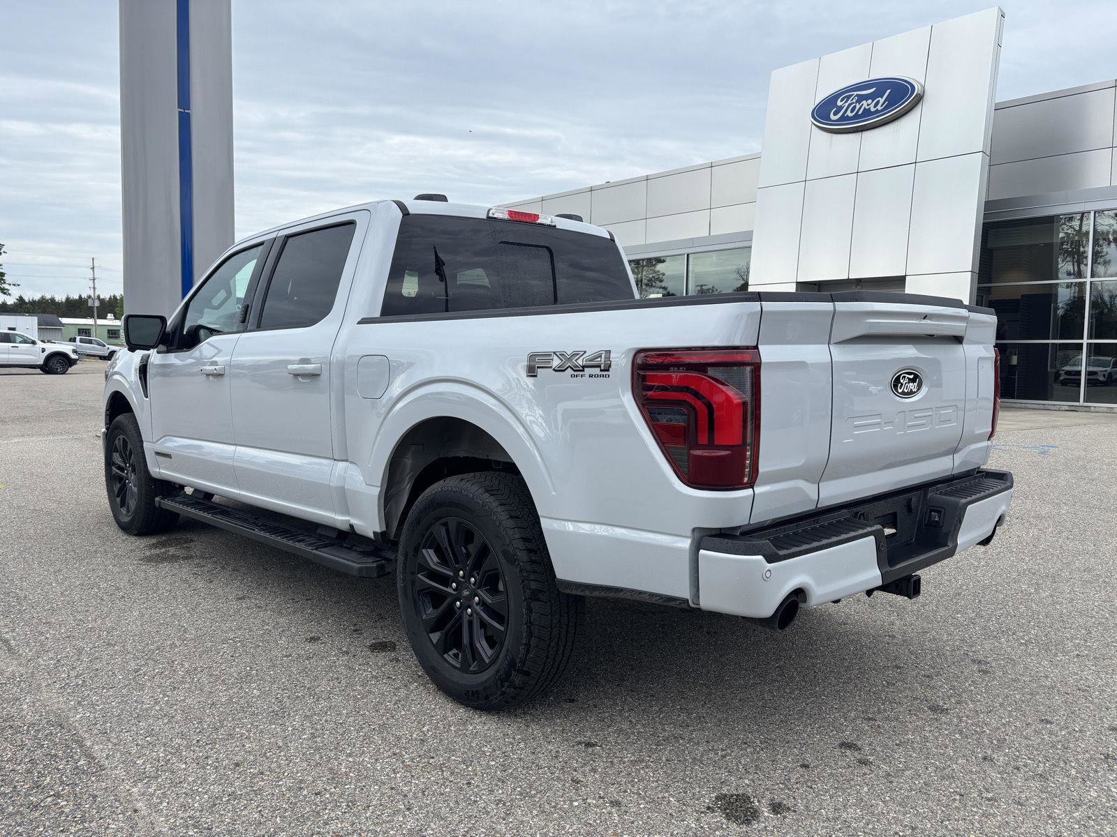 New 2025 Ford F150 Lariat w/ Equipment Group 502A High image 5