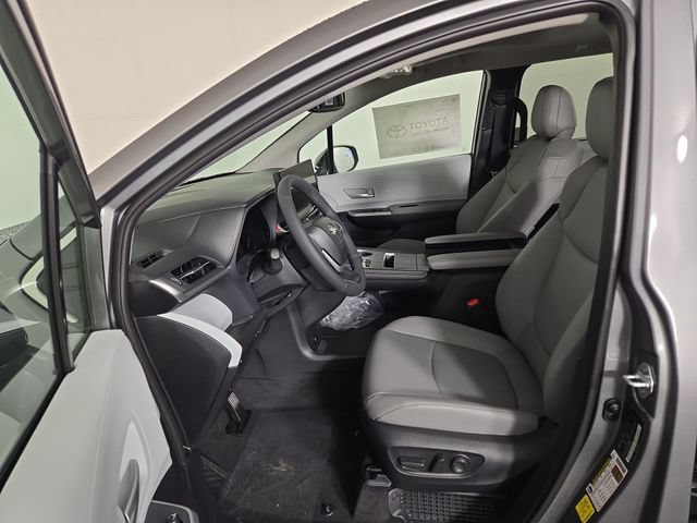 New 2026 Toyota Sienna XLE FWD image 12