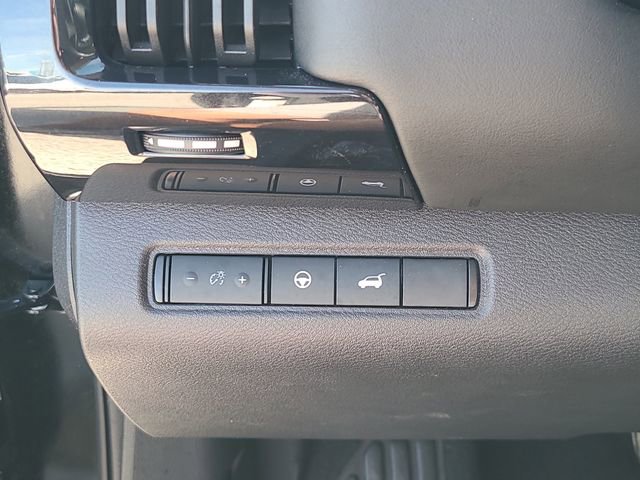 Used 2025 Nissan Pathfinder SV image 26