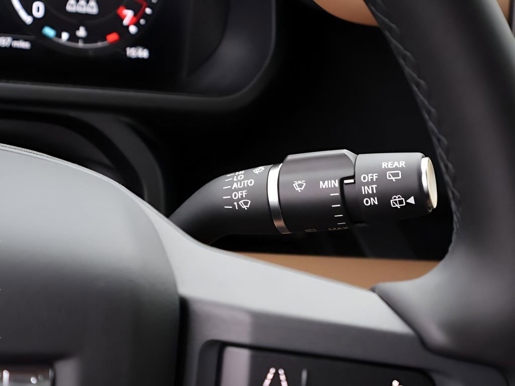 New 2026 Land Rover Defender 110 S image 33