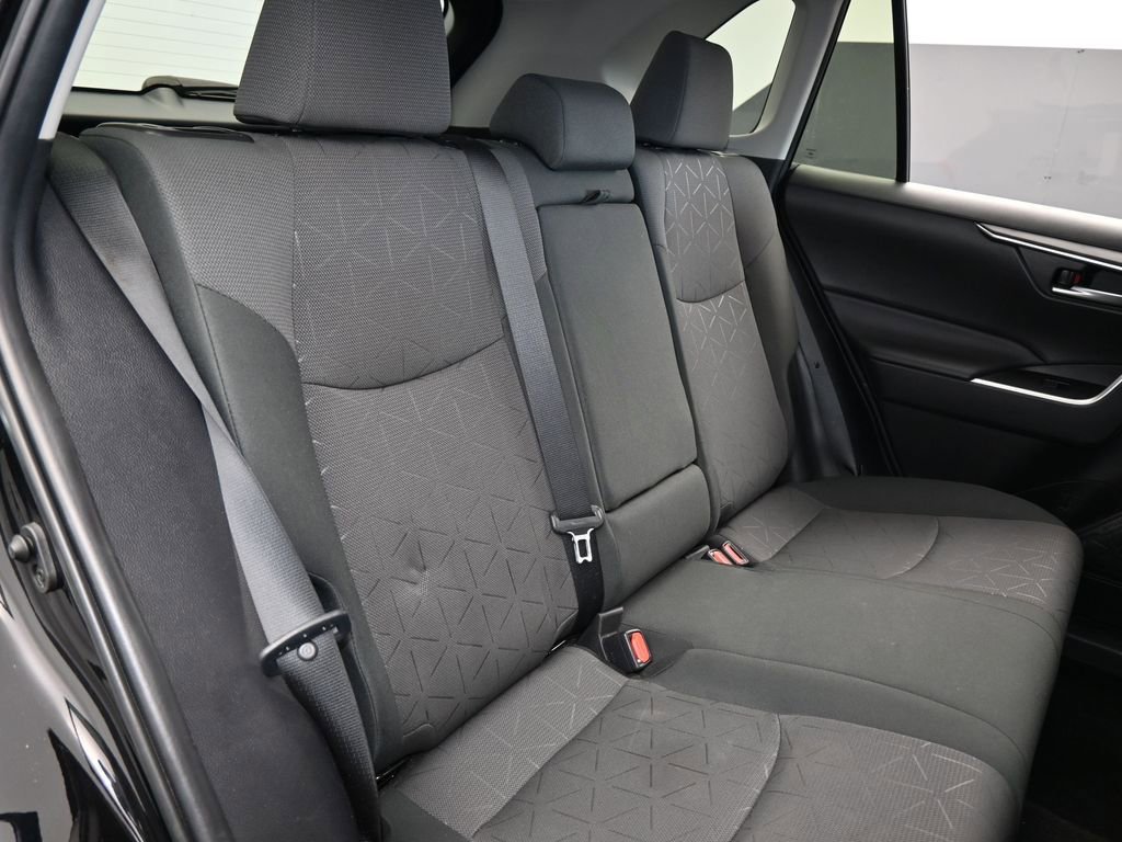 Used 2024 Toyota RAV4 XLE image 40