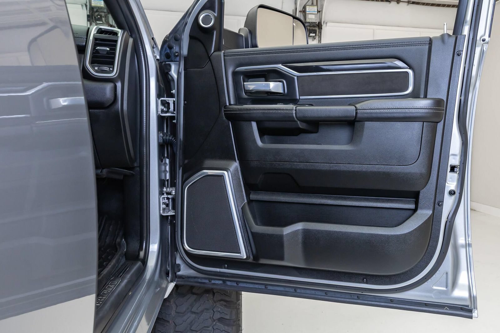 Used 2022 RAM 2500 Laramie AWD/4WD image 45