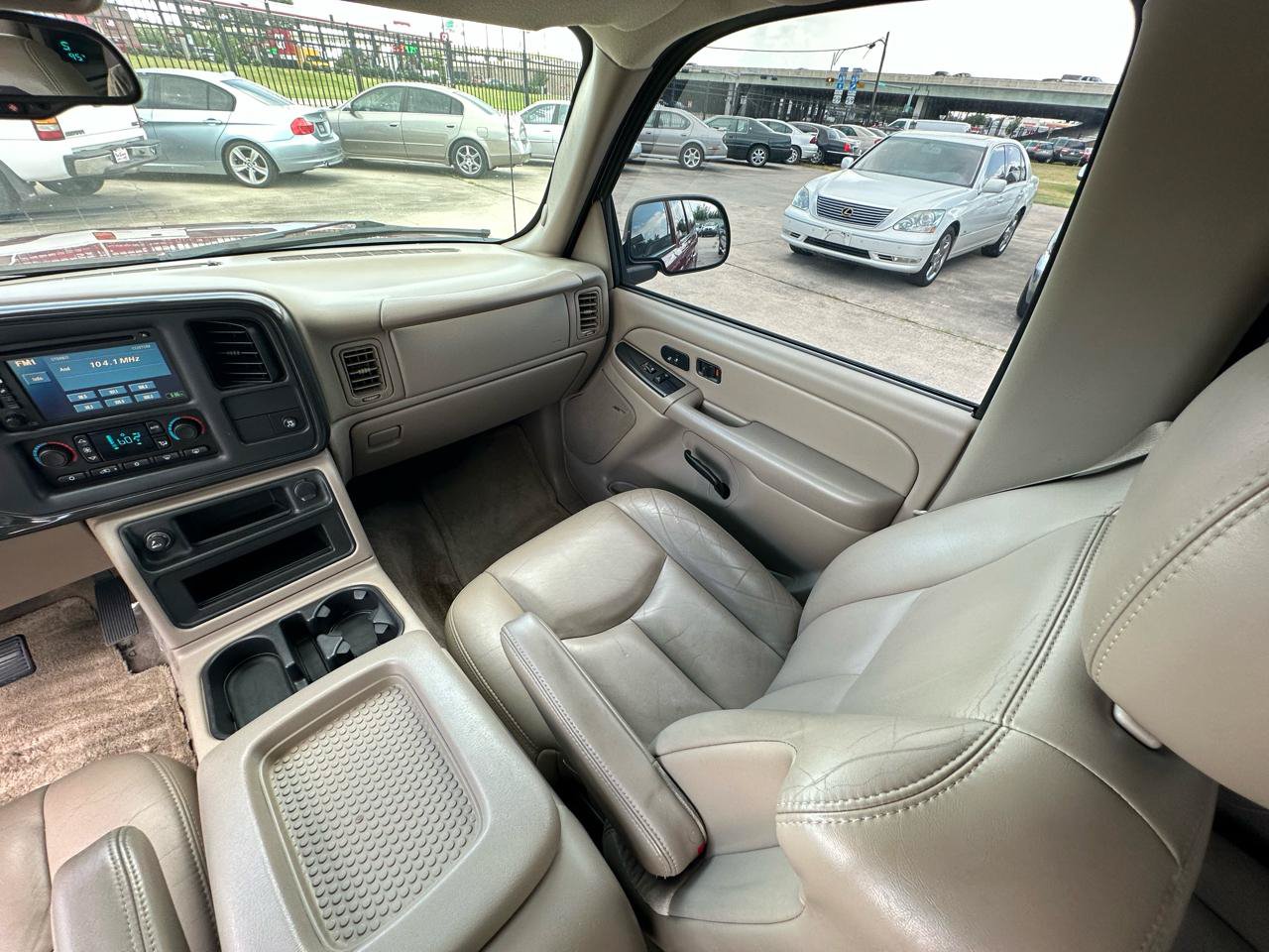 Used 2006 Chevrolet Suburban LTZ w/ Preferred Equipment Group AWD/4WD image 43
