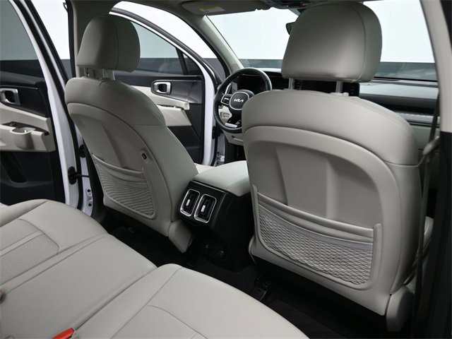 Used 2023 Kia Sorento S w/ Panoramic Sunroof Package image 25
