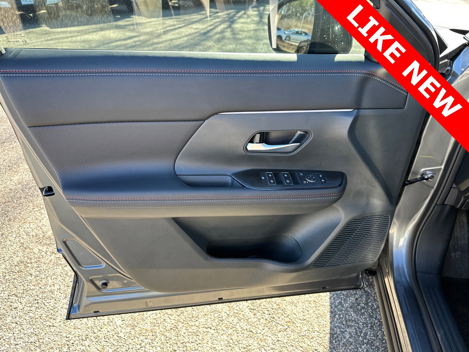 Certified 2025 Nissan Kicks SR image 10