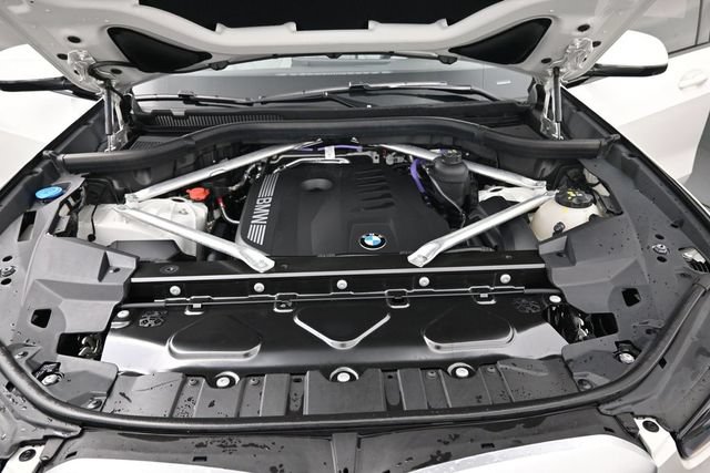 Used 2025 BMW X5 xDrive40i w/ M Sport Package AWD/4WD image 27