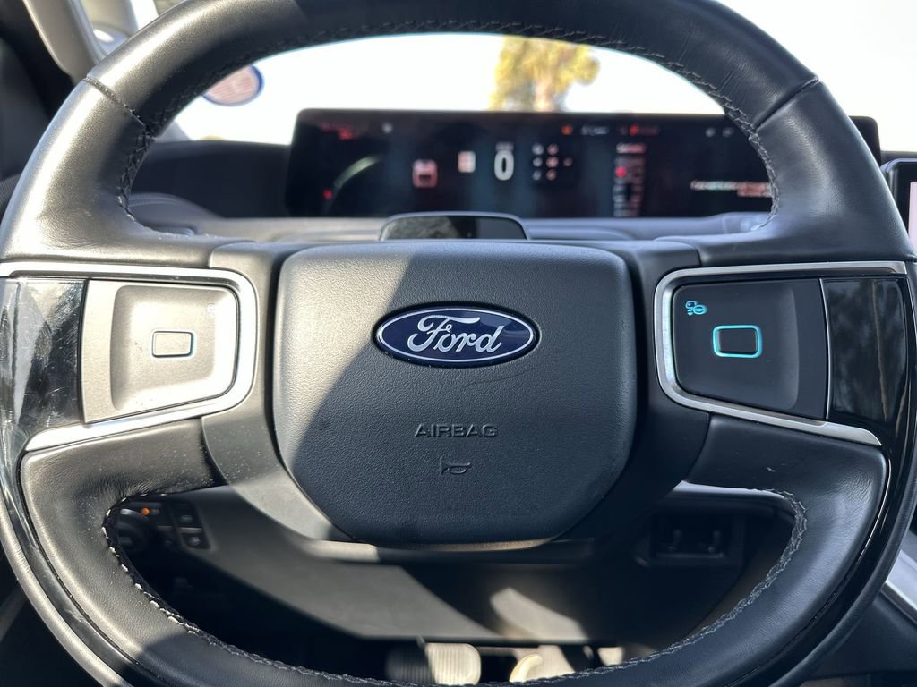 Used 2025 Ford Expedition Platinum image 22