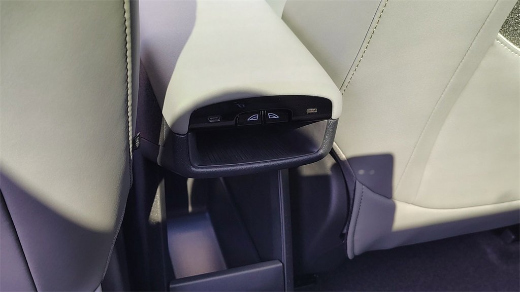 New 2025 Volvo EX30 Plus w/ Climate Package image 28