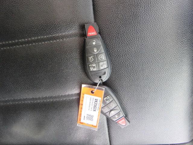 Used 2015 Chrysler Town & Country Touring w/ Driver Convenience Group FWD image 31