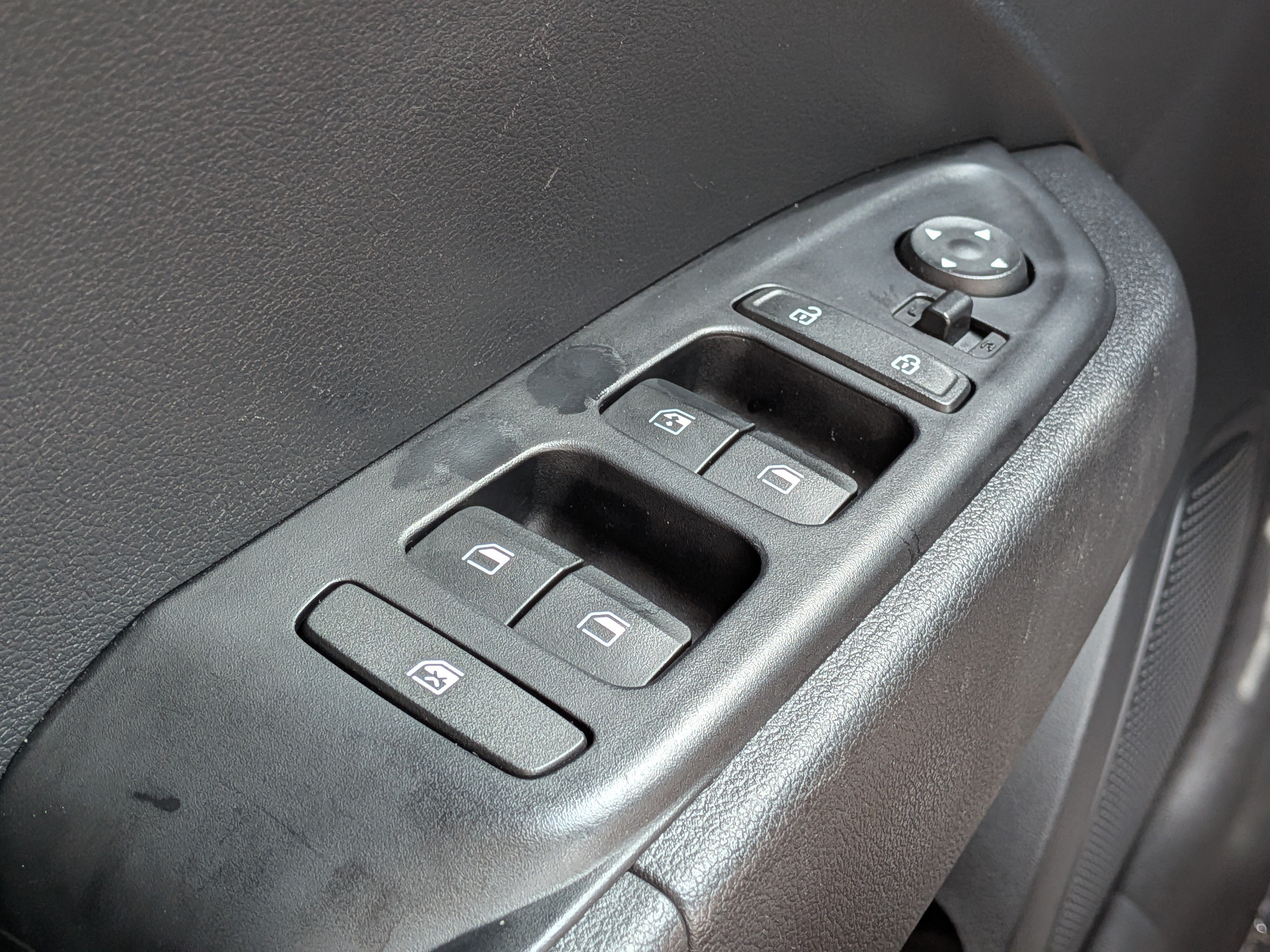 Used 2023 Hyundai Venue SEL FWD image 22