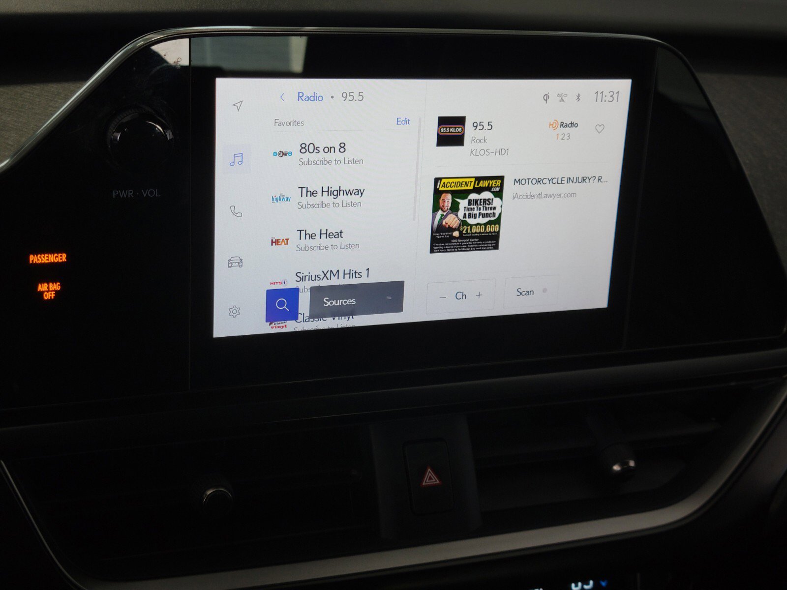 Certified 2025 Lexus UX 300h FWD w/ Accessory Package (Z2) image 23