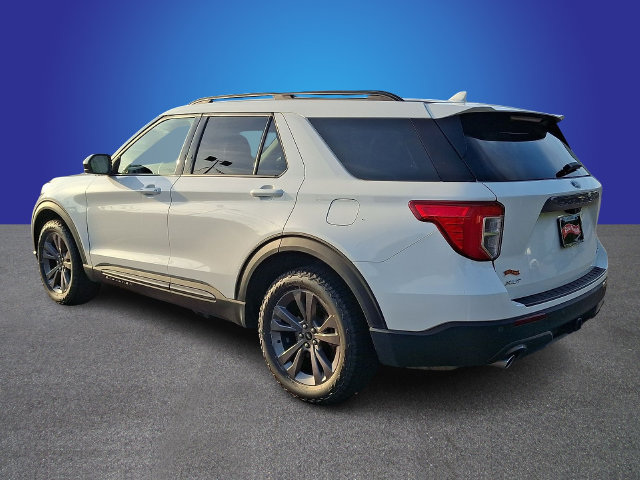 Used 2023 Ford Explorer XLT w/ Equipment Group 202A AWD/4WD image 6