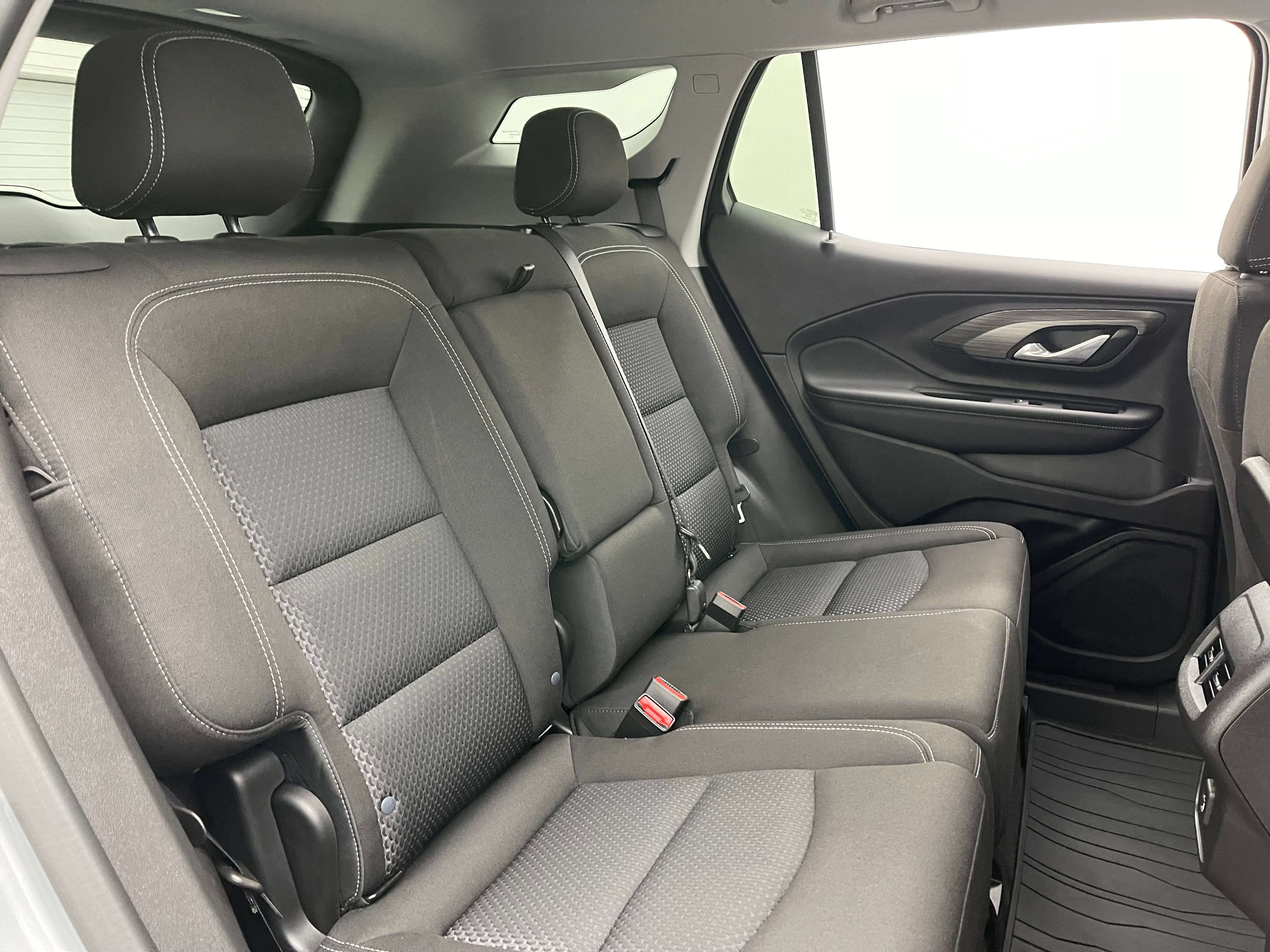 Used 2024 GMC Terrain SLE w/ Driver Convenience Package FWD image 34