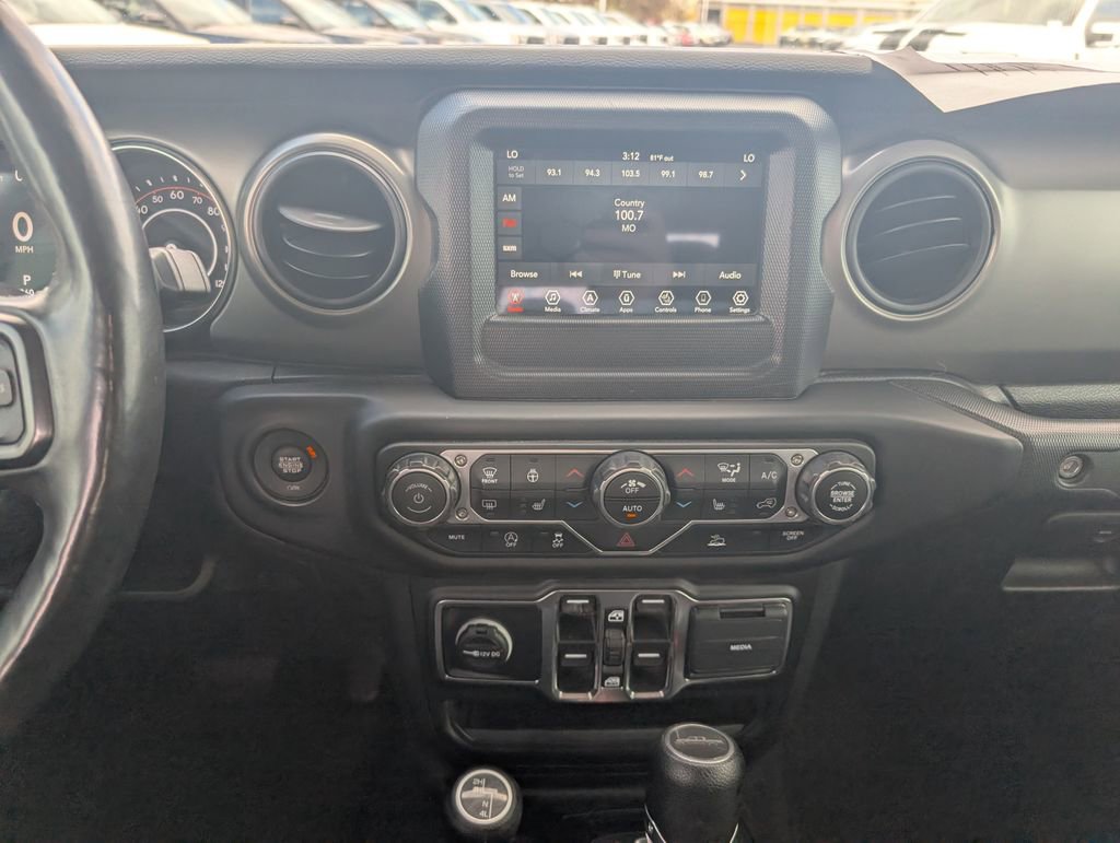 Used 2022 Jeep Gladiator Willys image 18