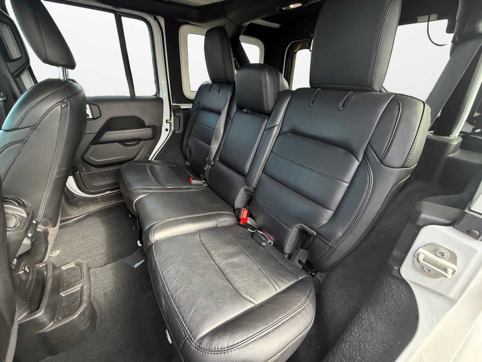 Used 2023 Jeep Wrangler Altitude image 13