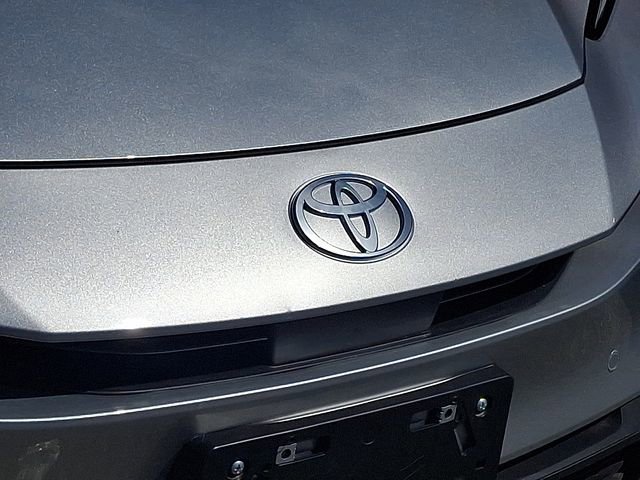 Used 2023 Toyota Prius LE image 9