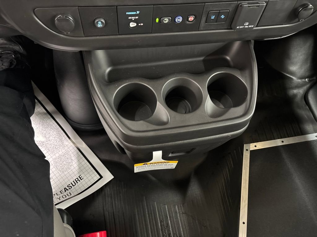 New 2024 Chevrolet Express 3500 Extended RWD image 20
