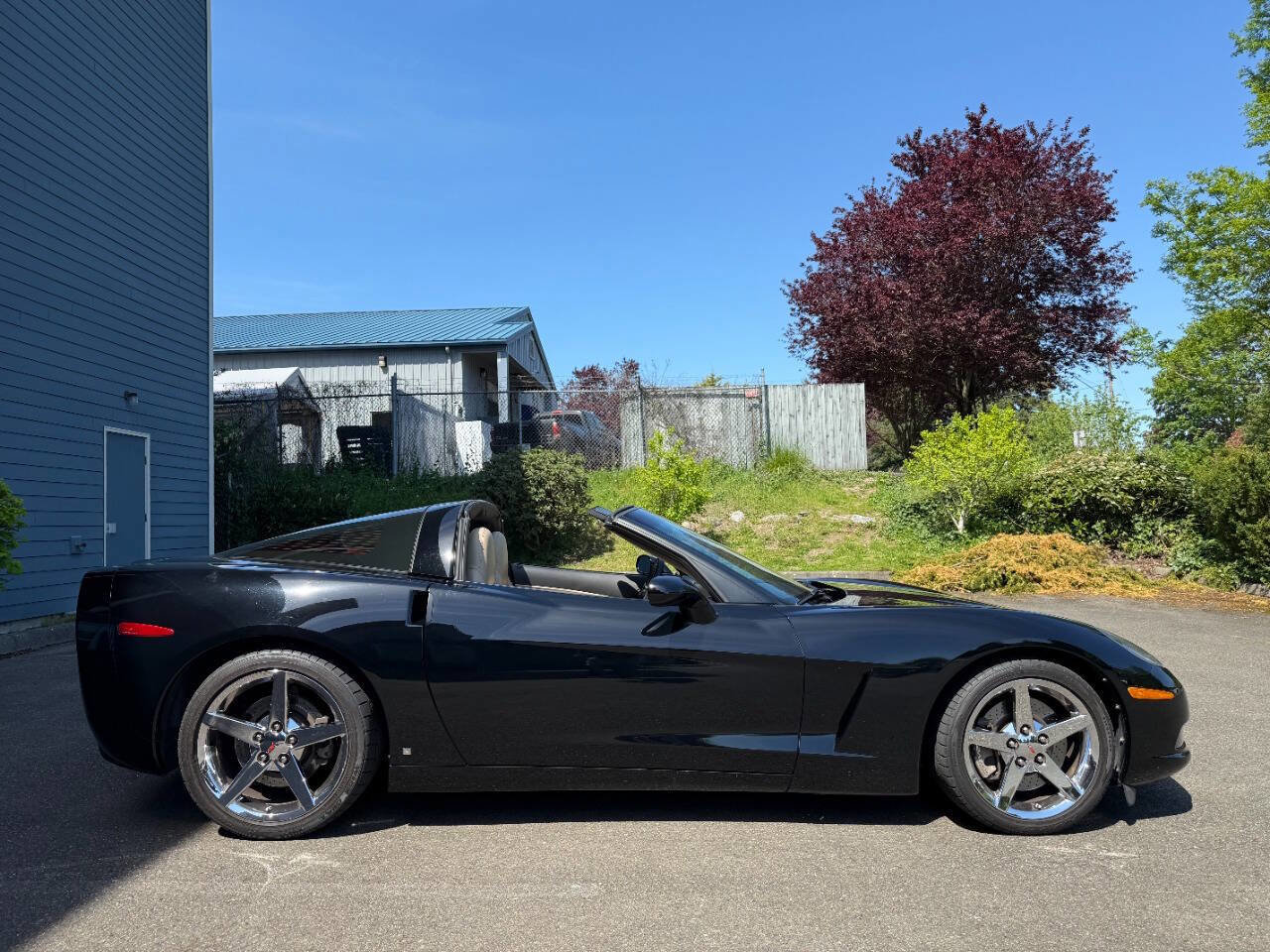 Used 2007 Chevrolet Corvette Coupe w/ Preferred Equipment Group RWD image 2