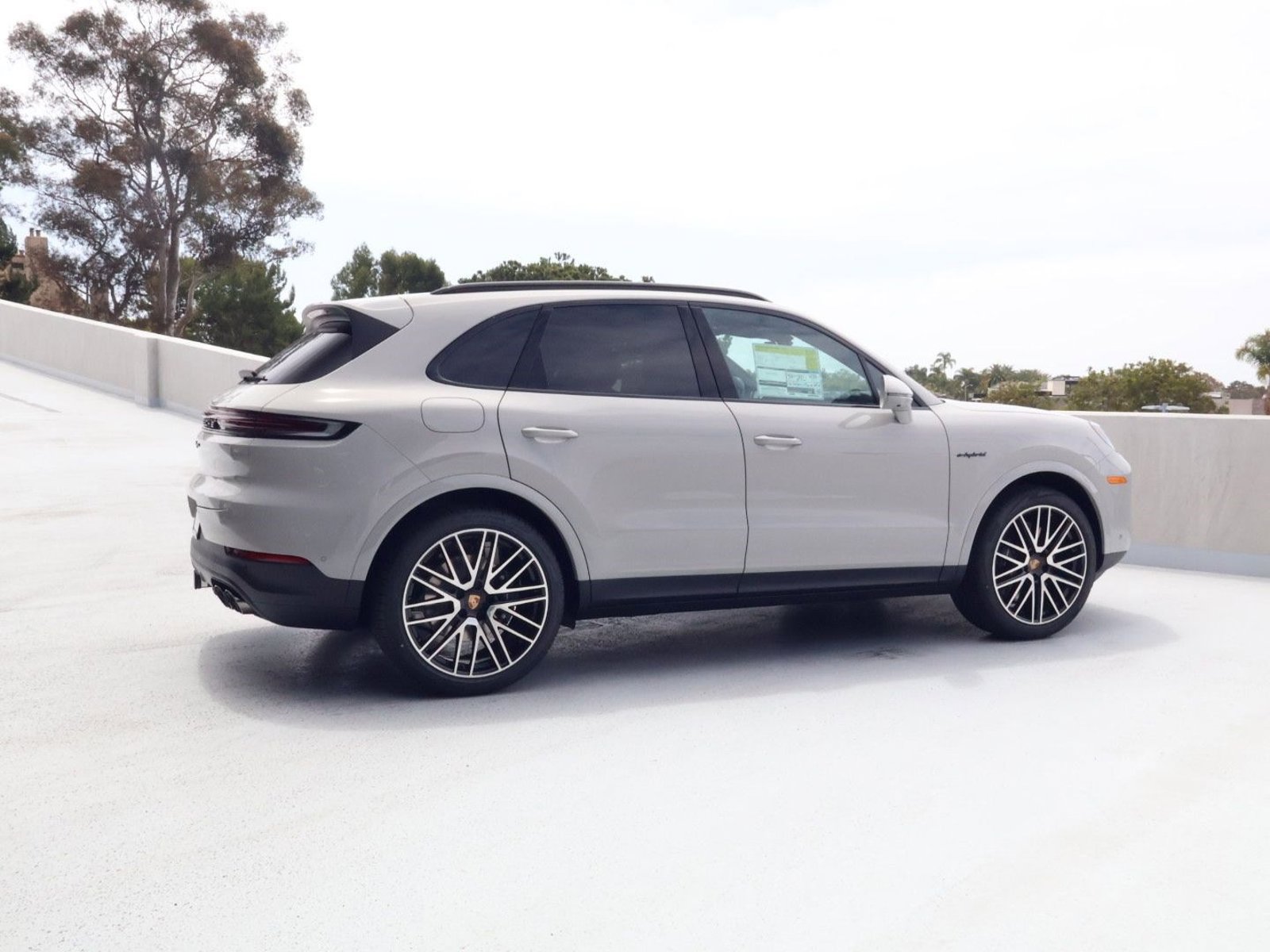 New 2026 Porsche Cayenne E-Hybrid AWD/4WD image 8
