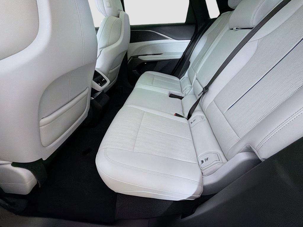 Used 2024 Cadillac Lyriq Luxury RWD image 27
