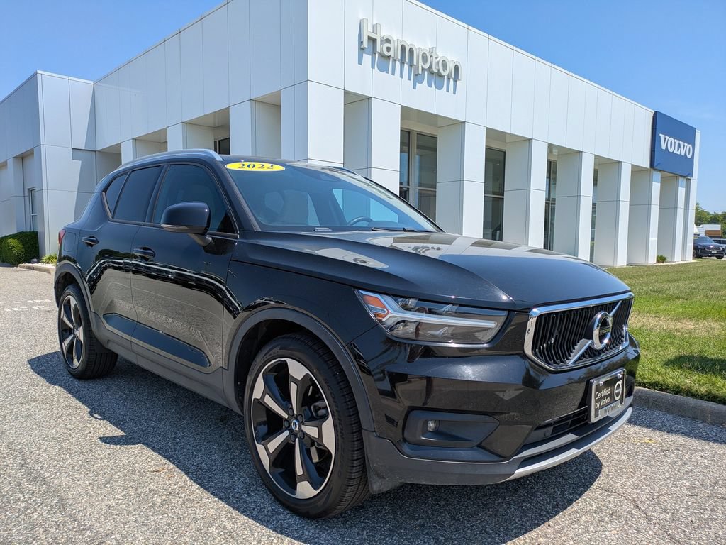 Certified 2022 Volvo XC40 T4 Momentum FWD image 2