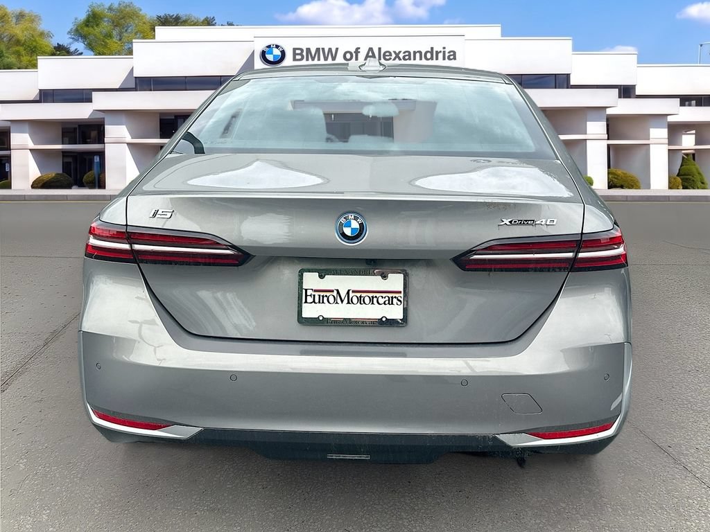 New 2026 BMW i5 eDrive40 w/ Premium Package AWD/4WD image 6